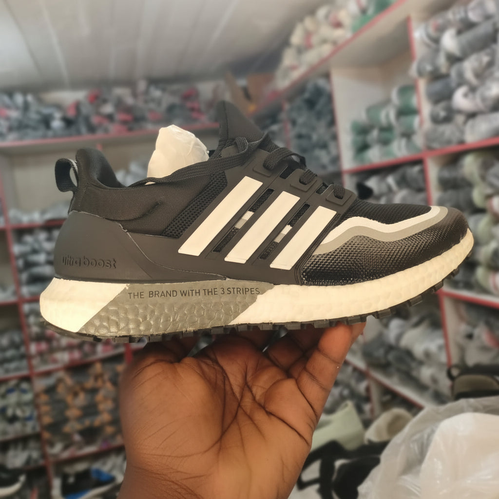 Lightweight Performance Runner Sneakers – Breathable Mesh & Cushioned Sole