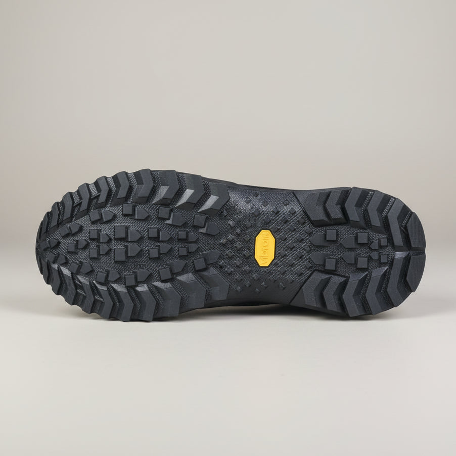 Rugged High-Top Outdoor Sneakers – All-Terrain Grip & Cushioned Support