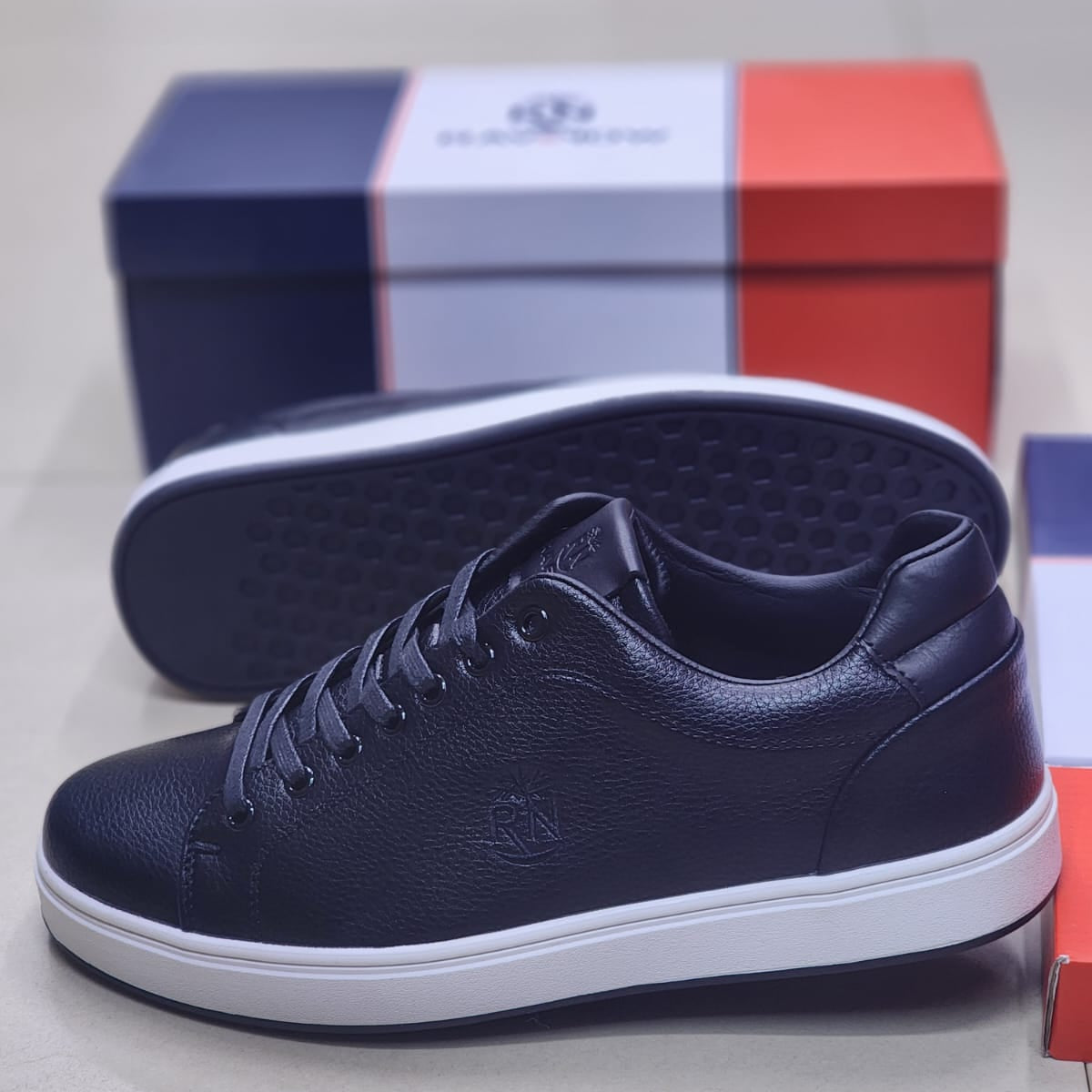 RAVNOW Classic Lifestyle Sneakers – Premium Everyday Casual Shoes